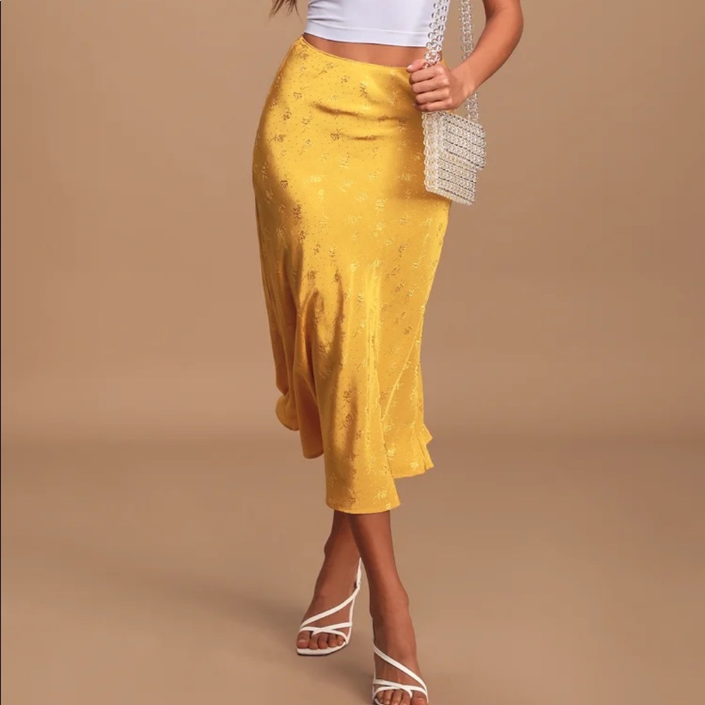 ASTR yellow skirt